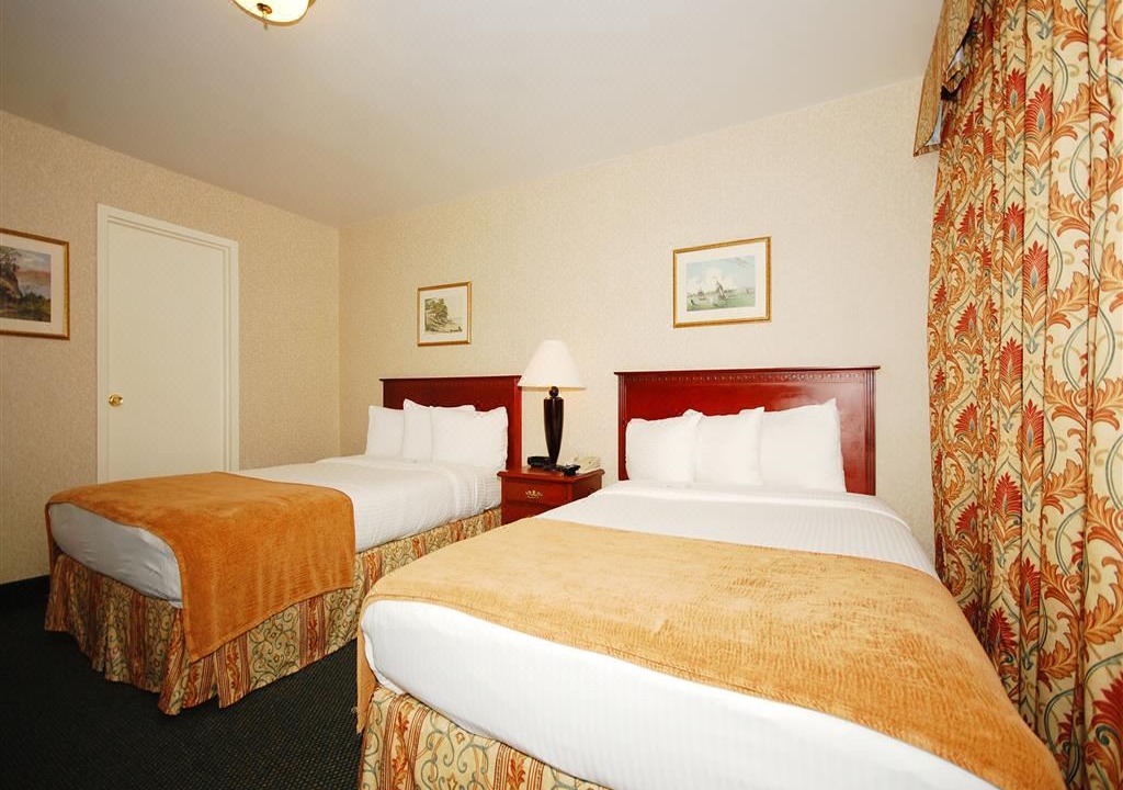 Photo of Bedroom in Fort Lee