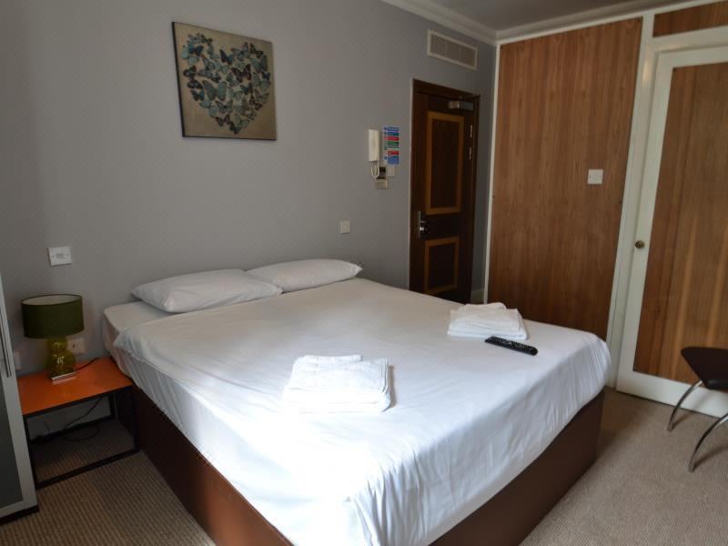 Photo of Bedroom in Lancaster Gate