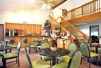 Photo of Livingroom in Platte City