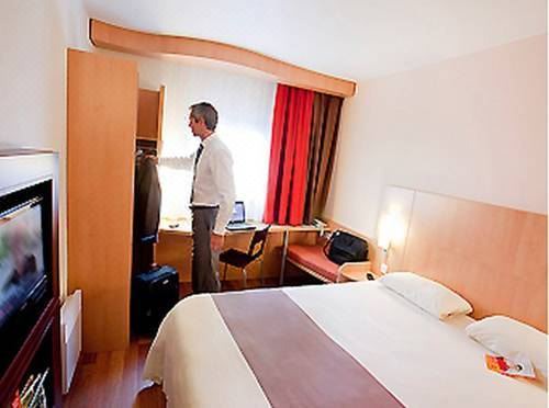 Photo of Bedroom in Etampes
