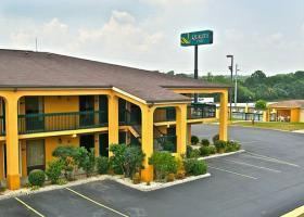 Photo of Buildings in Dandridge