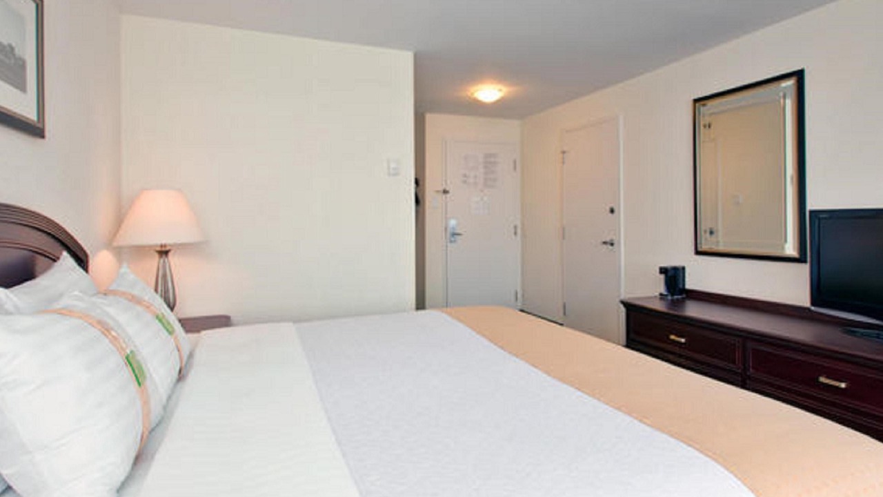 Photo of Bedroom in Longueuil