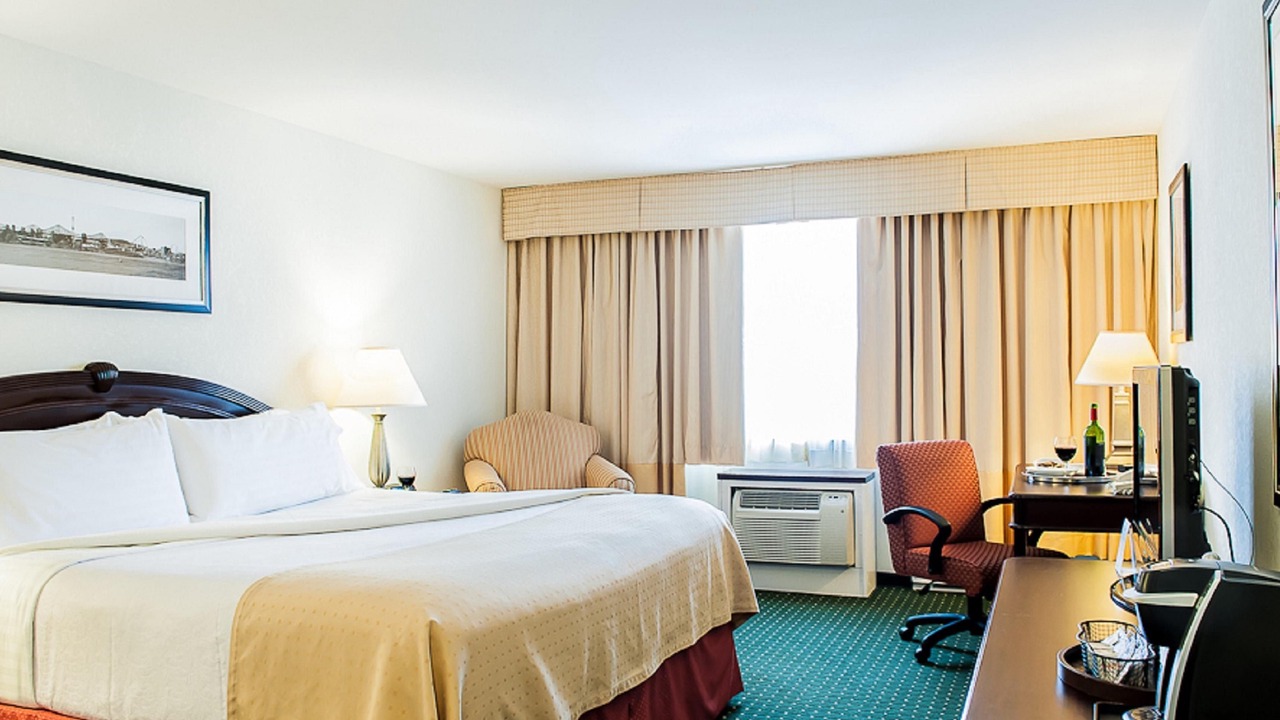 Photo of Bedroom in Longueuil
