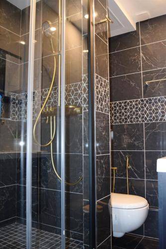 Photo of Bathroom in Le Kremlin-Bicetre