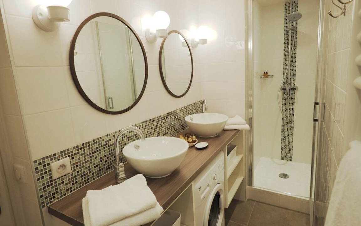 Photo of Bathroom in Vivienne