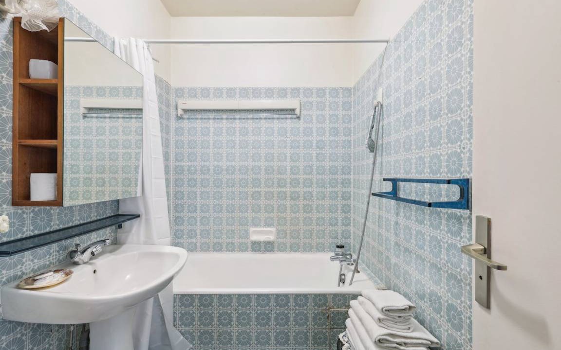 Photo of Bathroom in Quartier de l'Ecole-Militaire