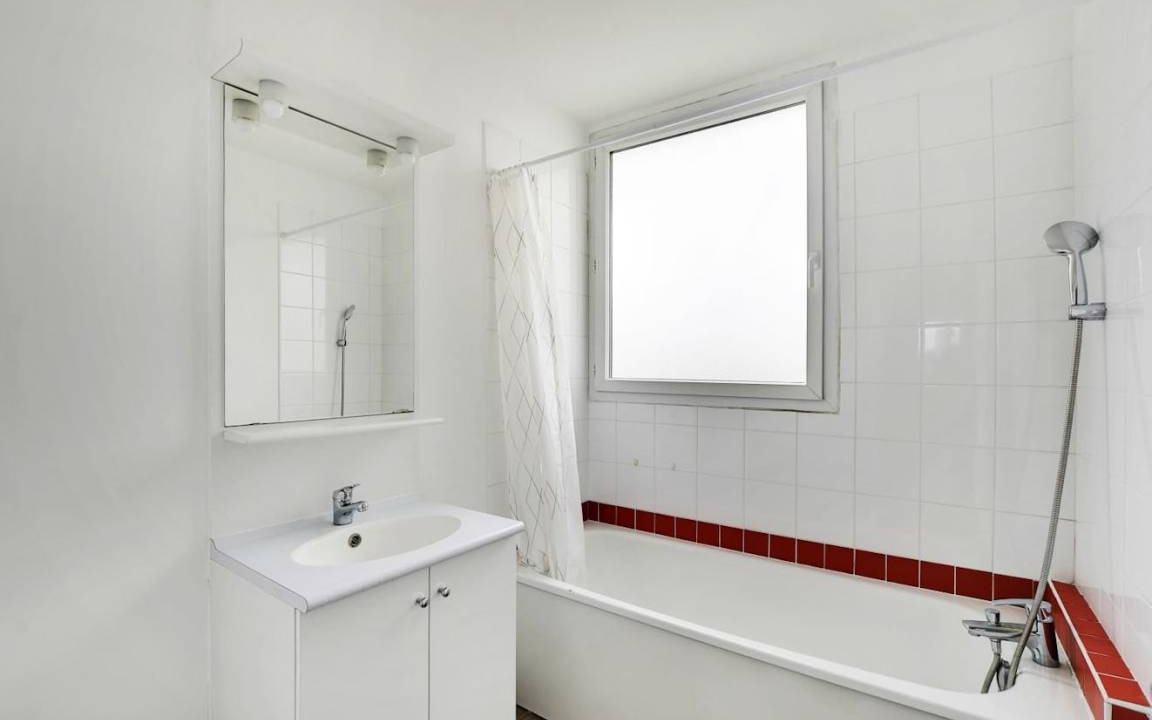 Photo of Bathroom in Le Kremlin-Bicetre