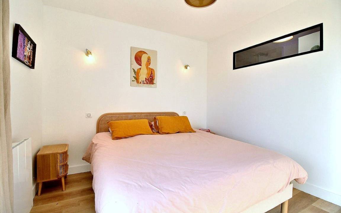 Photo of Bedroom in Saint-Fargeau