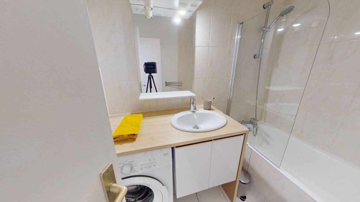 Photo of Bathroom in Saint-Lambert