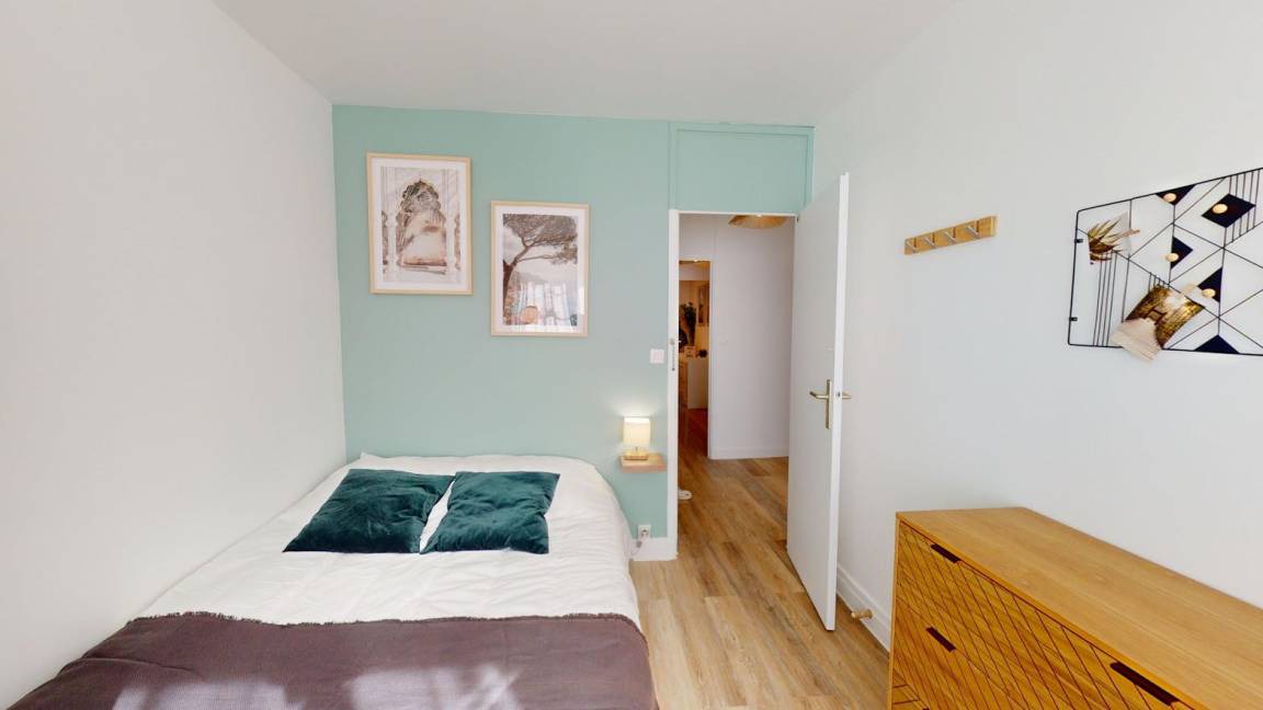 Photo of Bedroom in Saint-Lambert