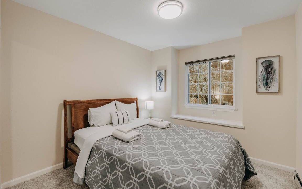 Photo of Bedroom in Glacier