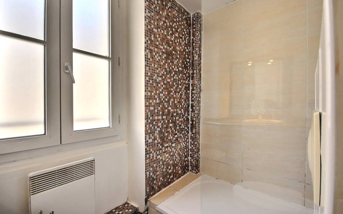 Photo of Bathroom in Notre-Dame-des-Champs