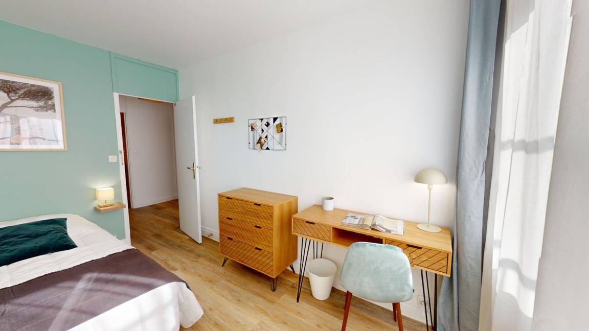 Photo of Bedroom in Saint-Lambert