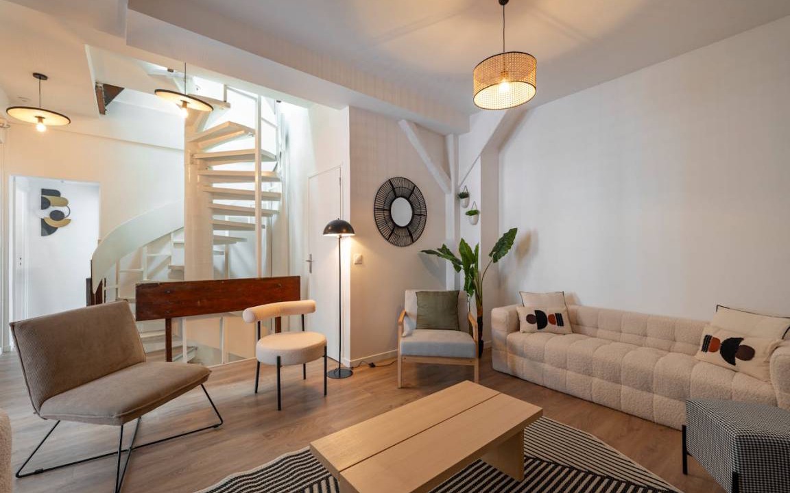 Photo of Livingroom in 18th Arrondissement