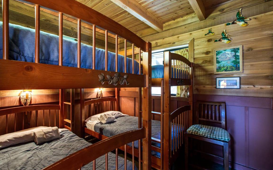 Photo of Bedroom in Glacier