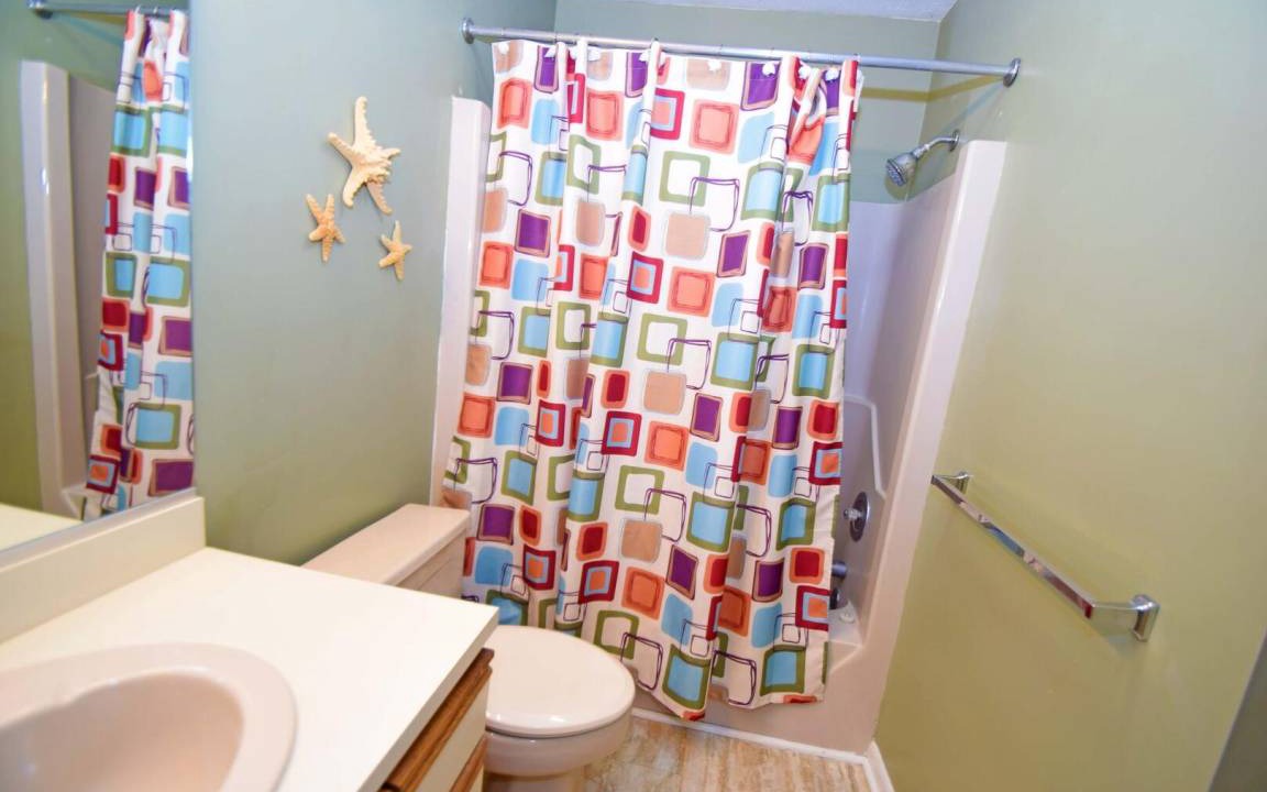 Photo of Bathroom in Heron Harbour Isle