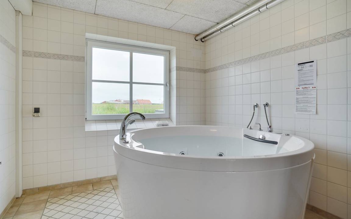 Photo of Bathroom in Emmerlev