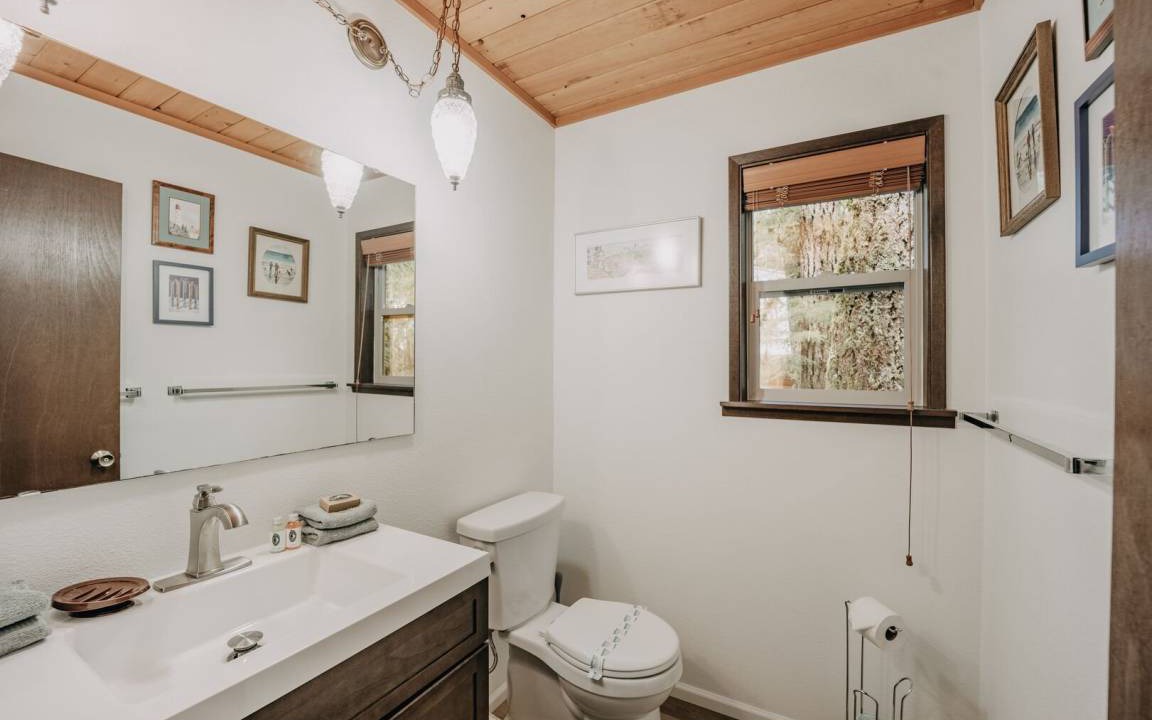 Photo of Bathroom in Glacier
