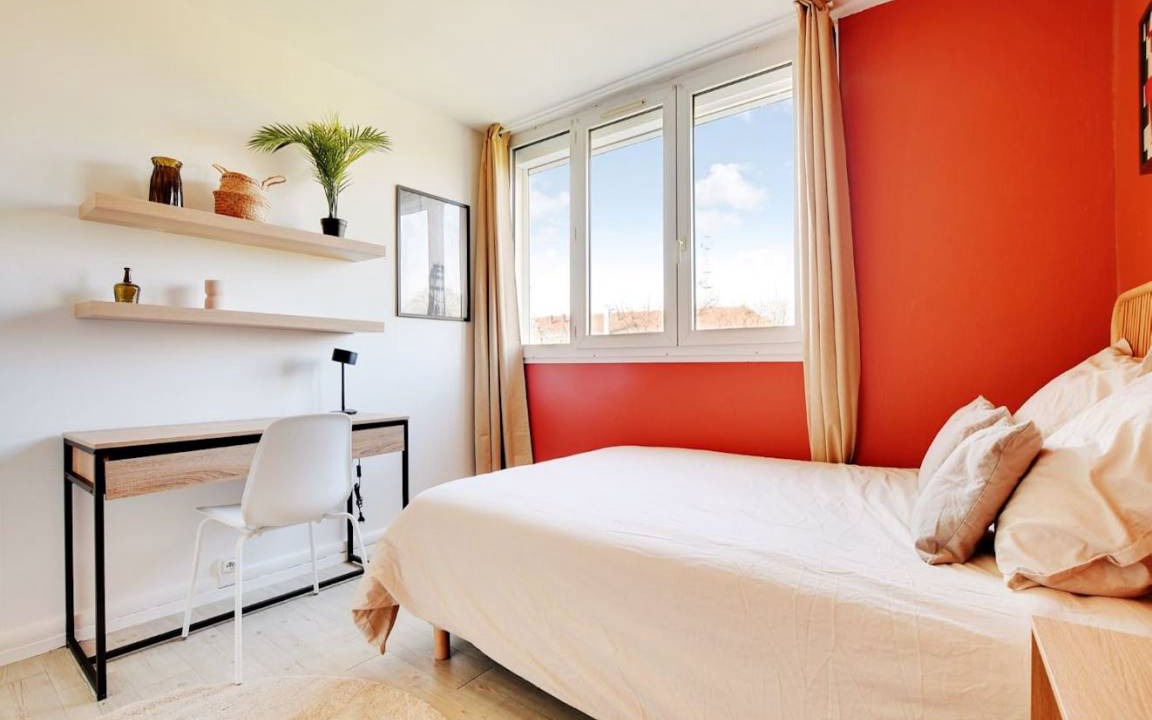 Photo of Bedroom in Le Kremlin-Bicetre