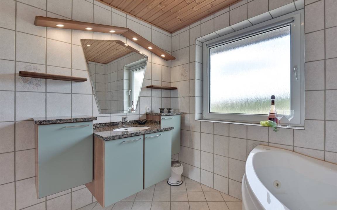 Photo of Bathroom in Haurvig