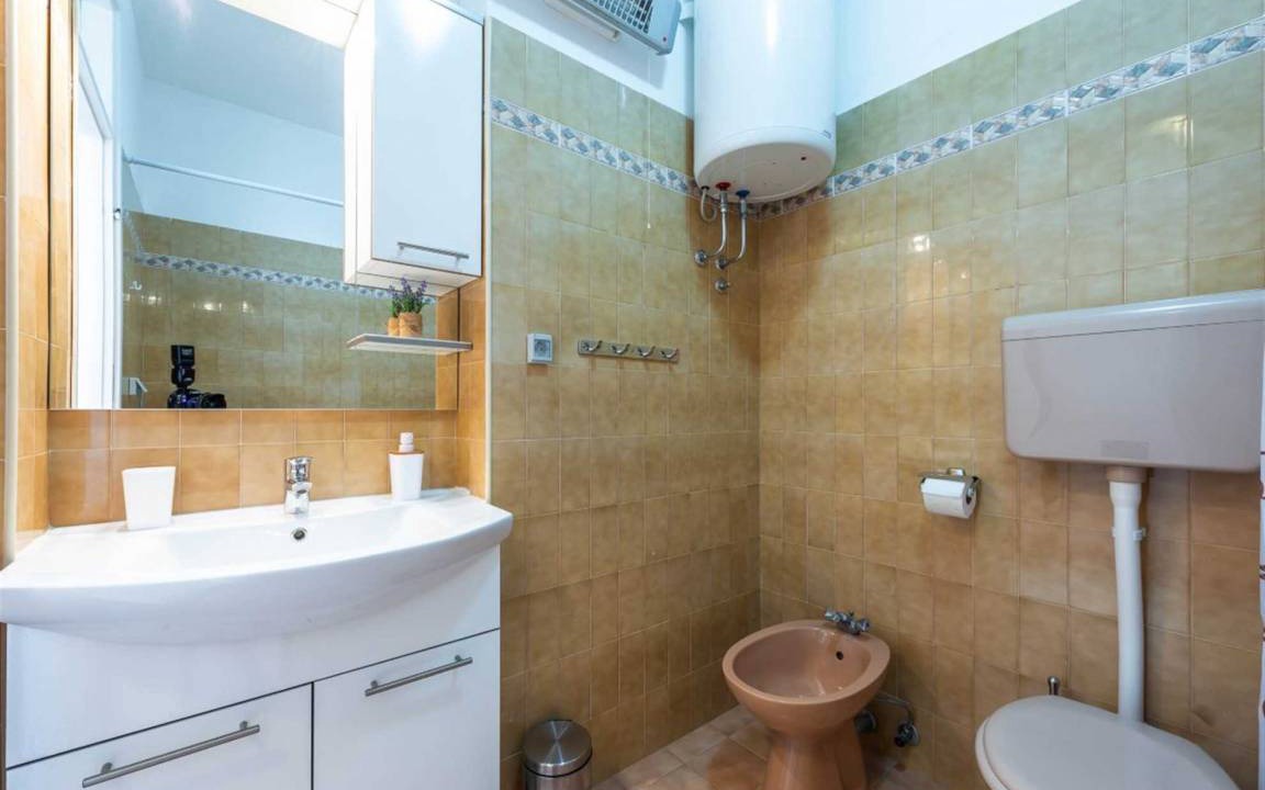 Photo of Bathroom in Pile