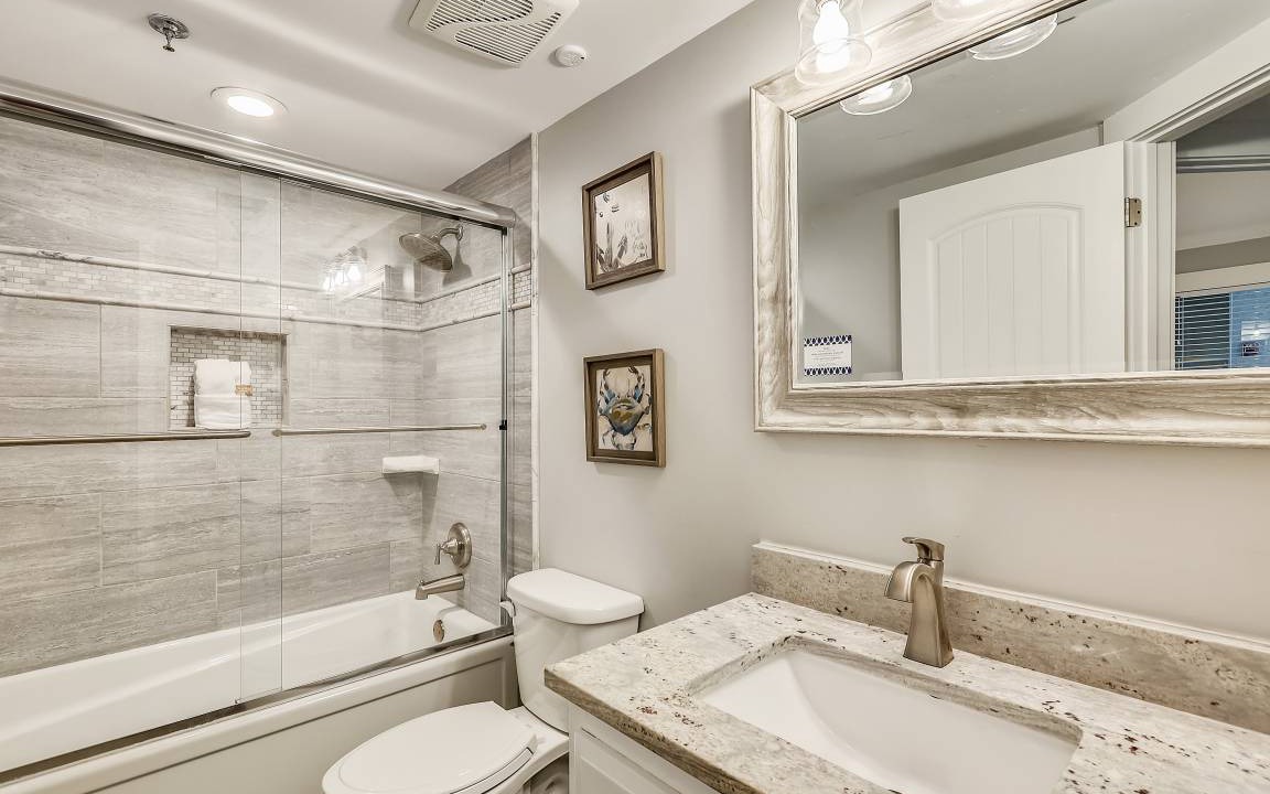 Photo of Bathroom in Holiday Isle
