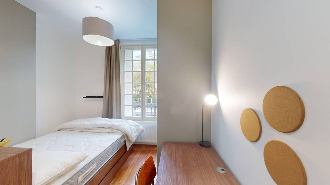 Photo of Bedroom in 18th Arrondissement