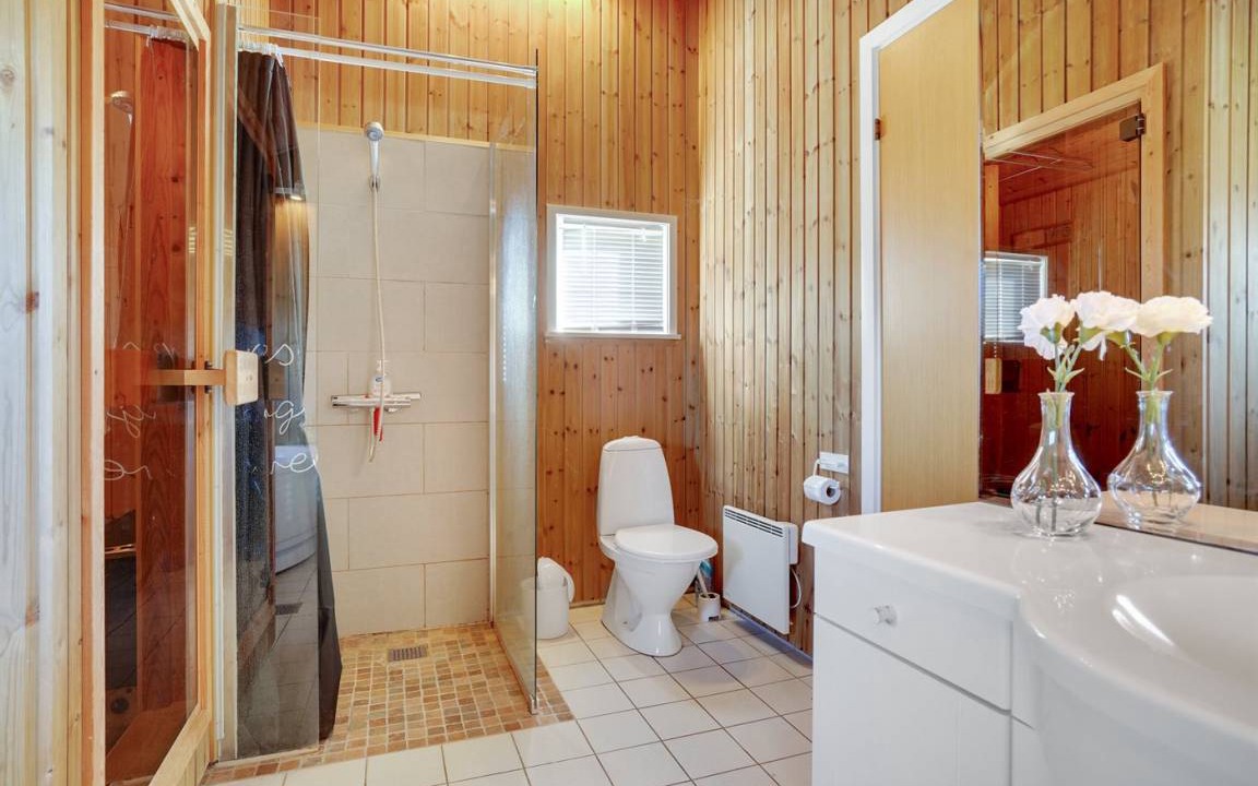 Photo of Bathroom in Næs