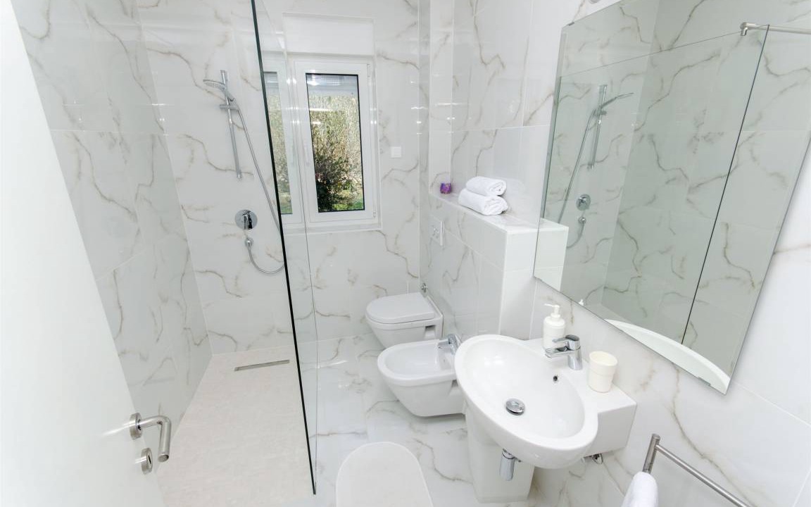 Photo of Bathroom in Kolan