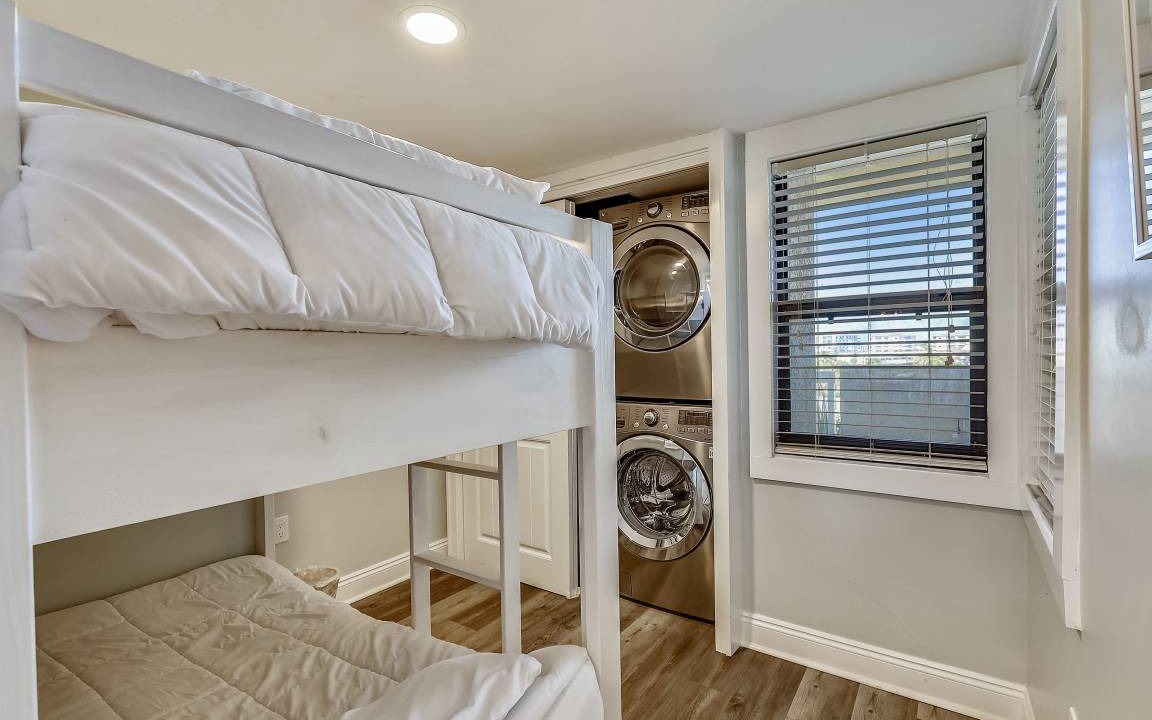 Photo of Bedroom in Holiday Isle