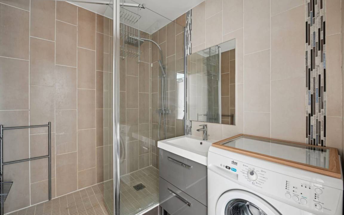 Photo of Bathroom in Puteaux