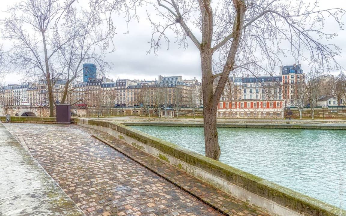 Photo of Others in Notre Dame