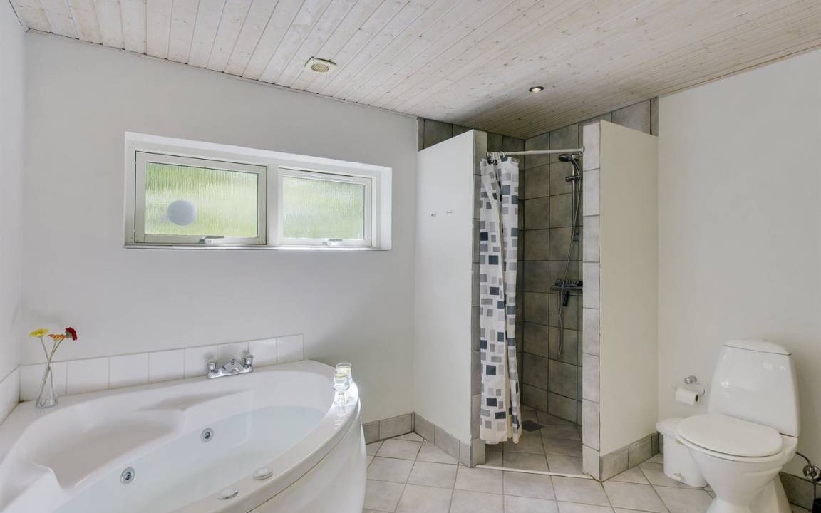 Photo of Bathroom in Skygge