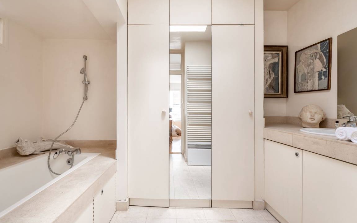 Photo of Bathroom in Butte-aux-Cailles