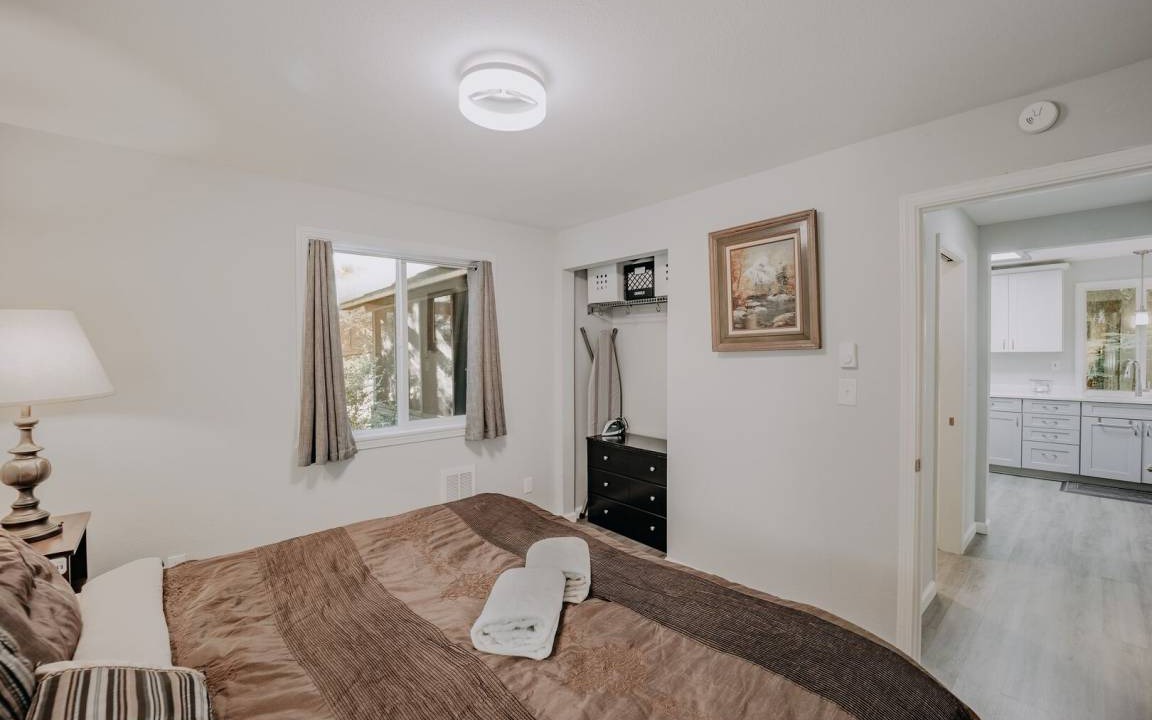 Photo of Bedroom in Glacier