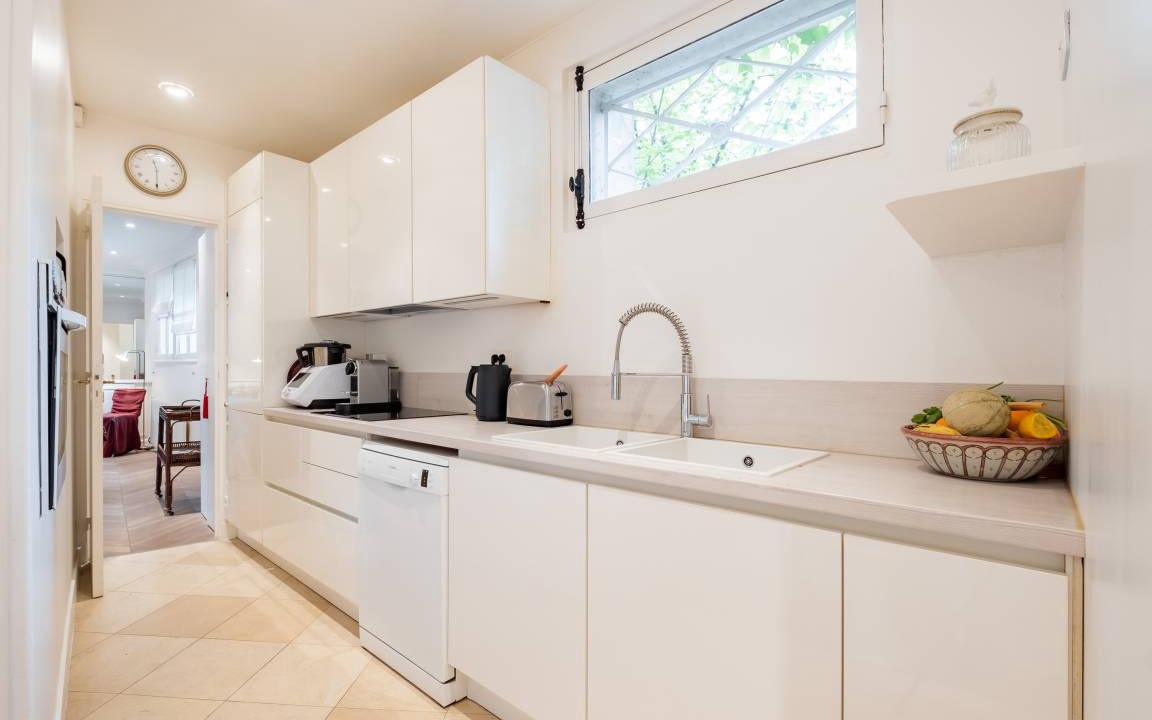 Photo of Kitchen in Villa Montmorency