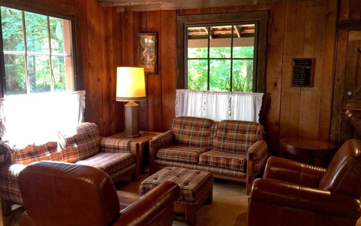 Photo of Livingroom in Glacier