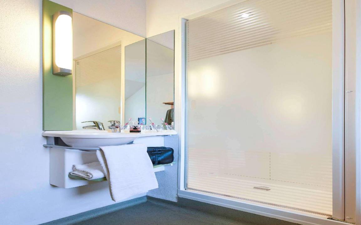 Photo of Bathroom in Vanves