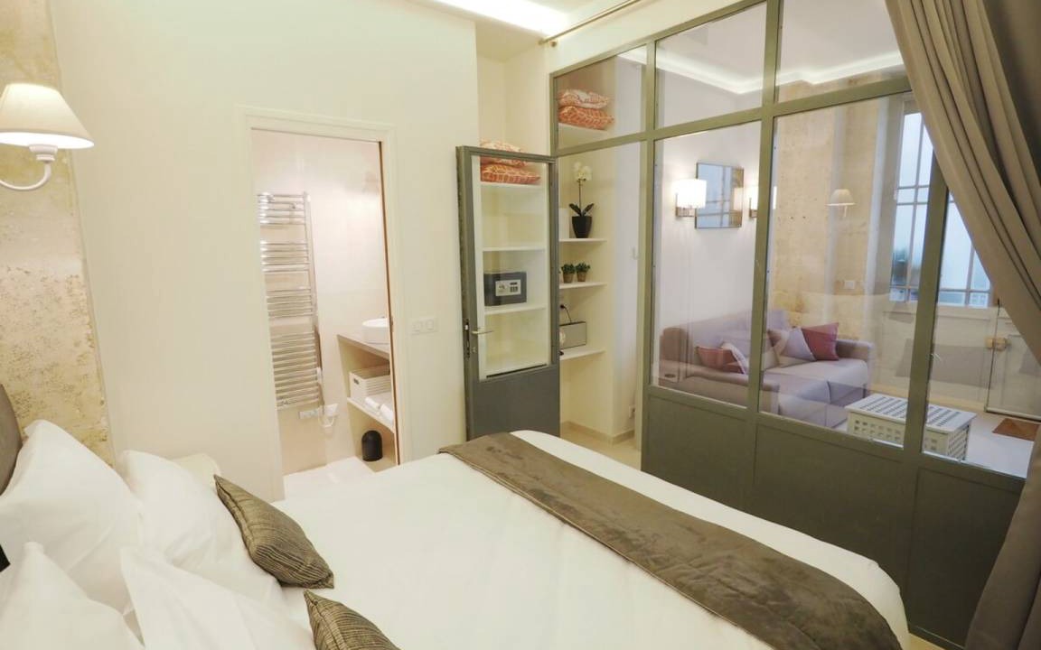 Photo of Bedroom in 6th Arrondissement