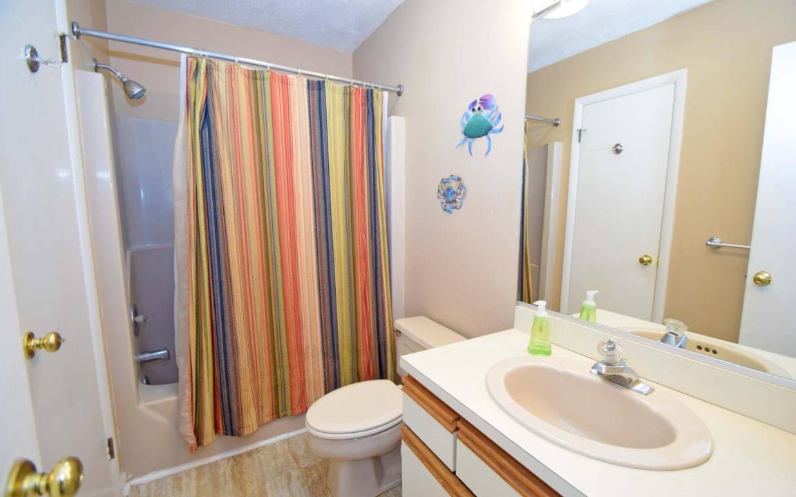 Photo of Bathroom in Heron Harbour Isle