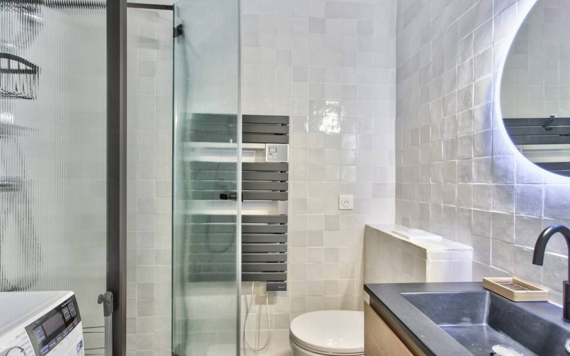 Photo of Bathroom in Puteaux