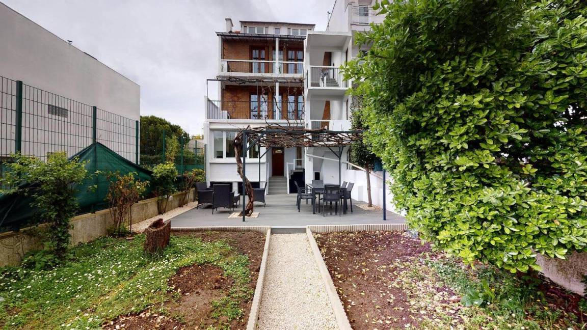 Photo of Others in Issy-les-Moulineaux