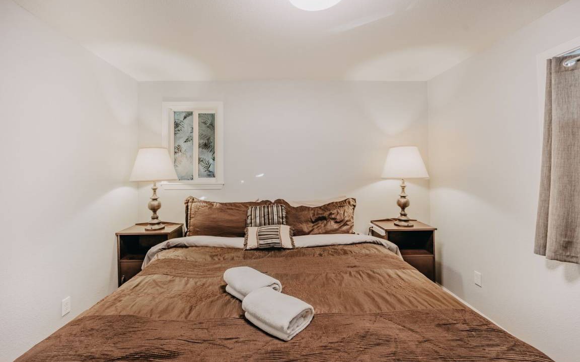 Photo of Bedroom in Glacier