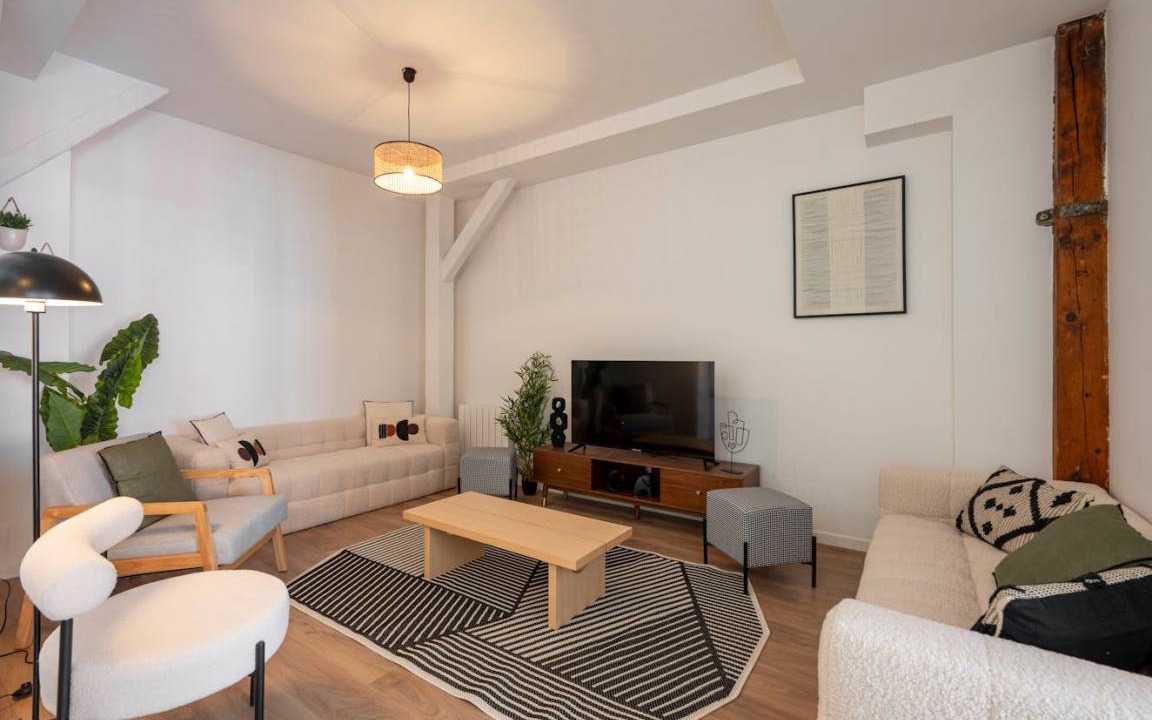 Photo of Livingroom in 18th Arrondissement
