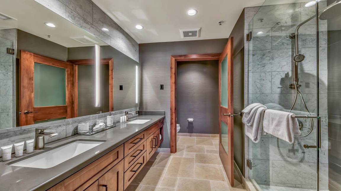 Photo of Bathroom in Lakeside Park
