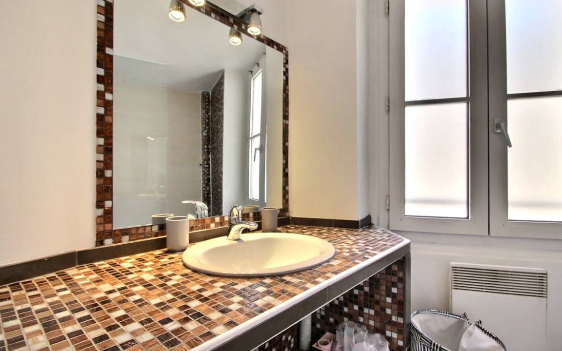 Photo of Bathroom in Notre-Dame-des-Champs