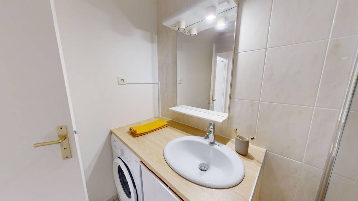 Photo of Bathroom in Saint-Lambert