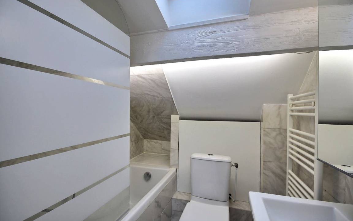 Photo of Bathroom in Arsenal