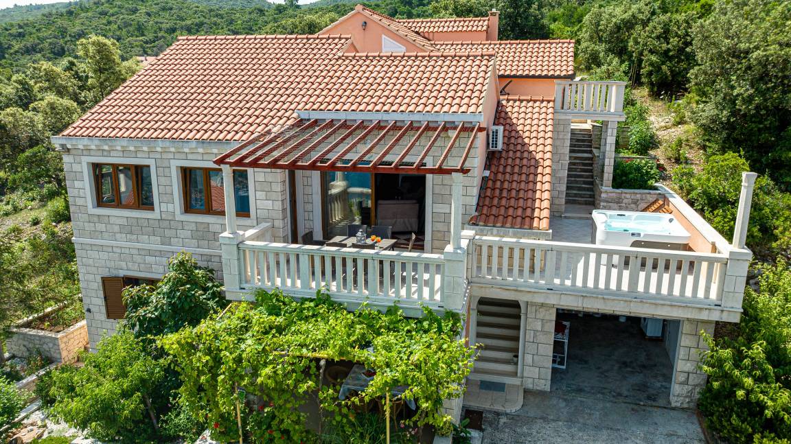 Photo of Others in Cove Tri Zala (Zrnovo)