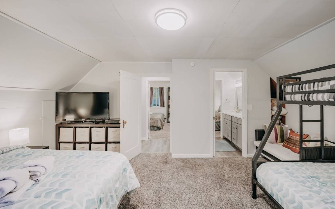 Photo of Bedroom in Glacier